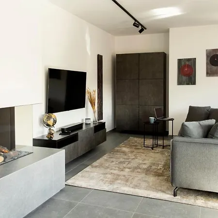 Luxury Penthouse Near Kleve - 3 Bedrooms - 6 People - 2 Bathrooms * Hau