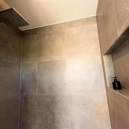Luxury Penthouse Near Kleve - 3 Bedrooms - 6 People - 2 Bathrooms *