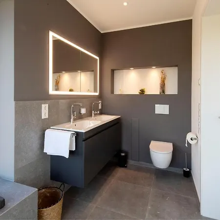 Luxury Penthouse Near Kleve - 3 Bedrooms - 6 People - 2 Bathrooms